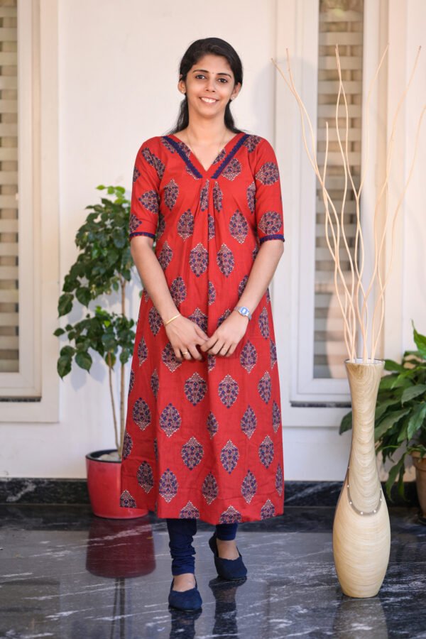 BIN_3352.JPG Red Kurti